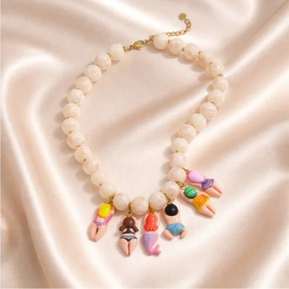 Cute Bikini Beach Girls Necklace - Picture 3 of 8